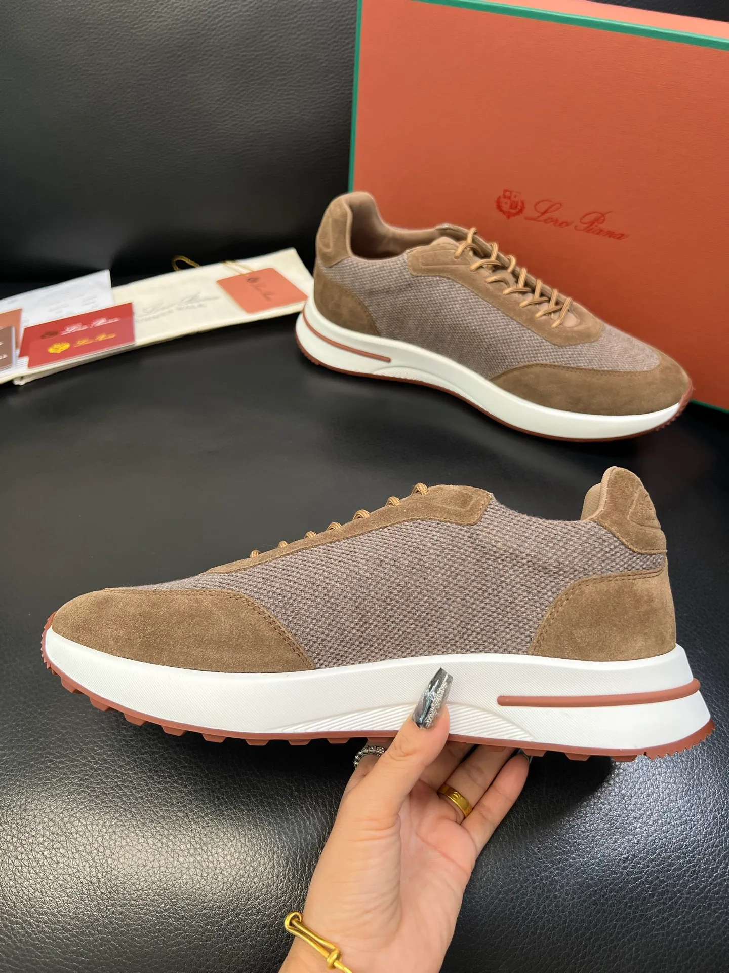 Men's shoes 💰740 Loro Men's shoes 💰iana High-quality top crafts Noyo Piana New product counter synchronized with original factory configuration, uppers imported from Italy cowhide fabric, high-quality splicing technology, soles: original soles specially provided by the original factory, exclusive movable molded soles super comfortable, original factory and single goods, welcome to compare, code number 39-44 (order 38 45 46)